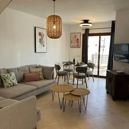 Stunning Duplex 3 Minutes Walk To Seafront Holiday home
